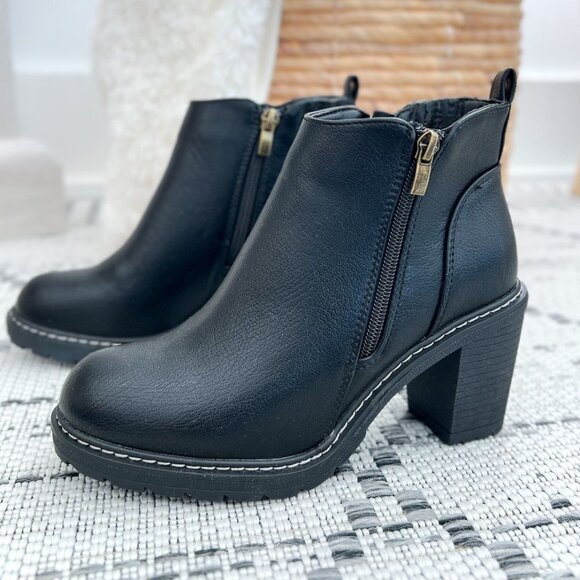 Women's Black Rocky Top Heeled Boot Corkys Footwear Size 10 NWT - Picture 3 of 5